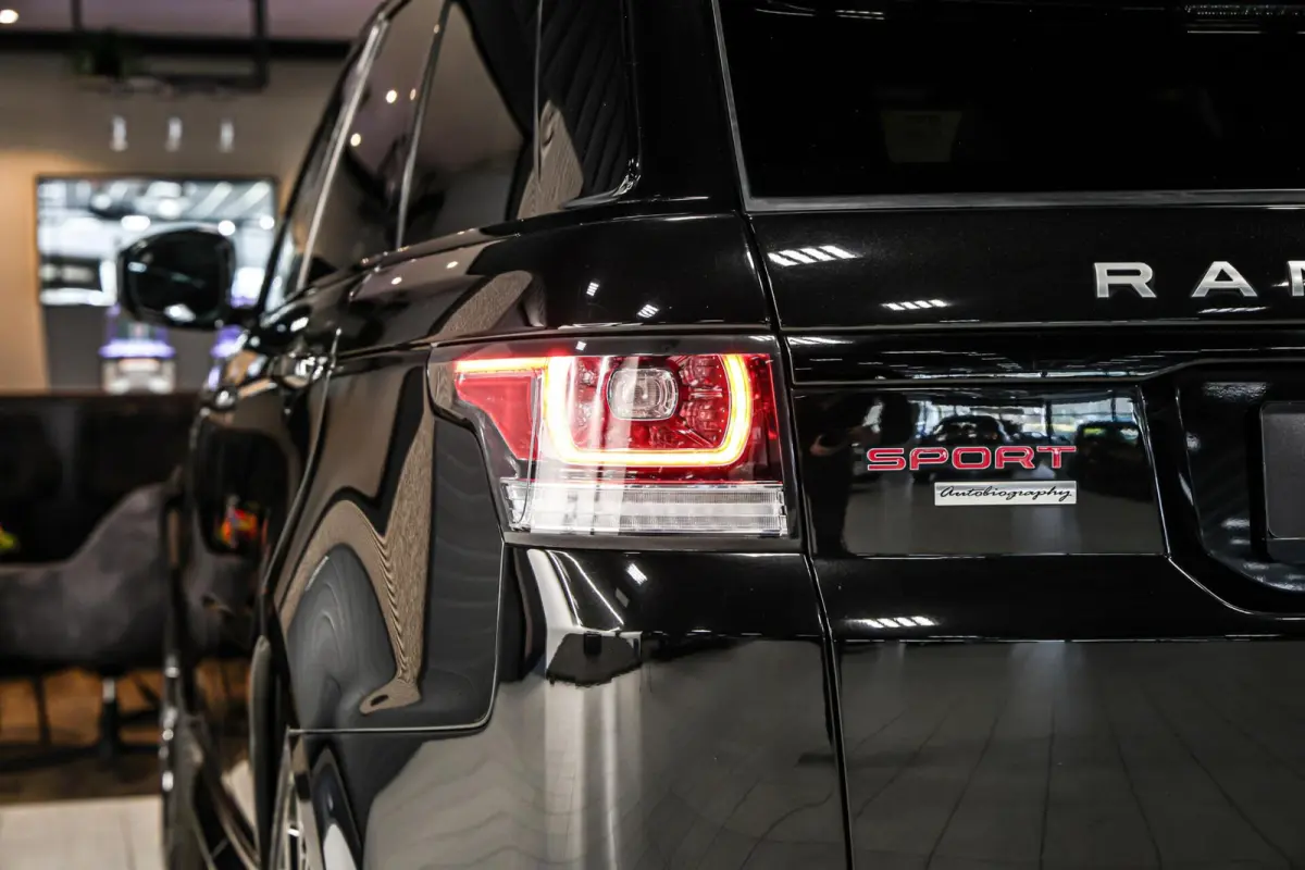 4.4 SDV8 Autobiography Dynamic