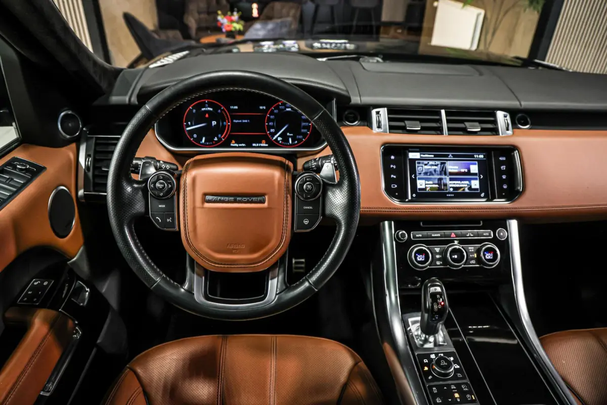 4.4 SDV8 Autobiography Dynamic