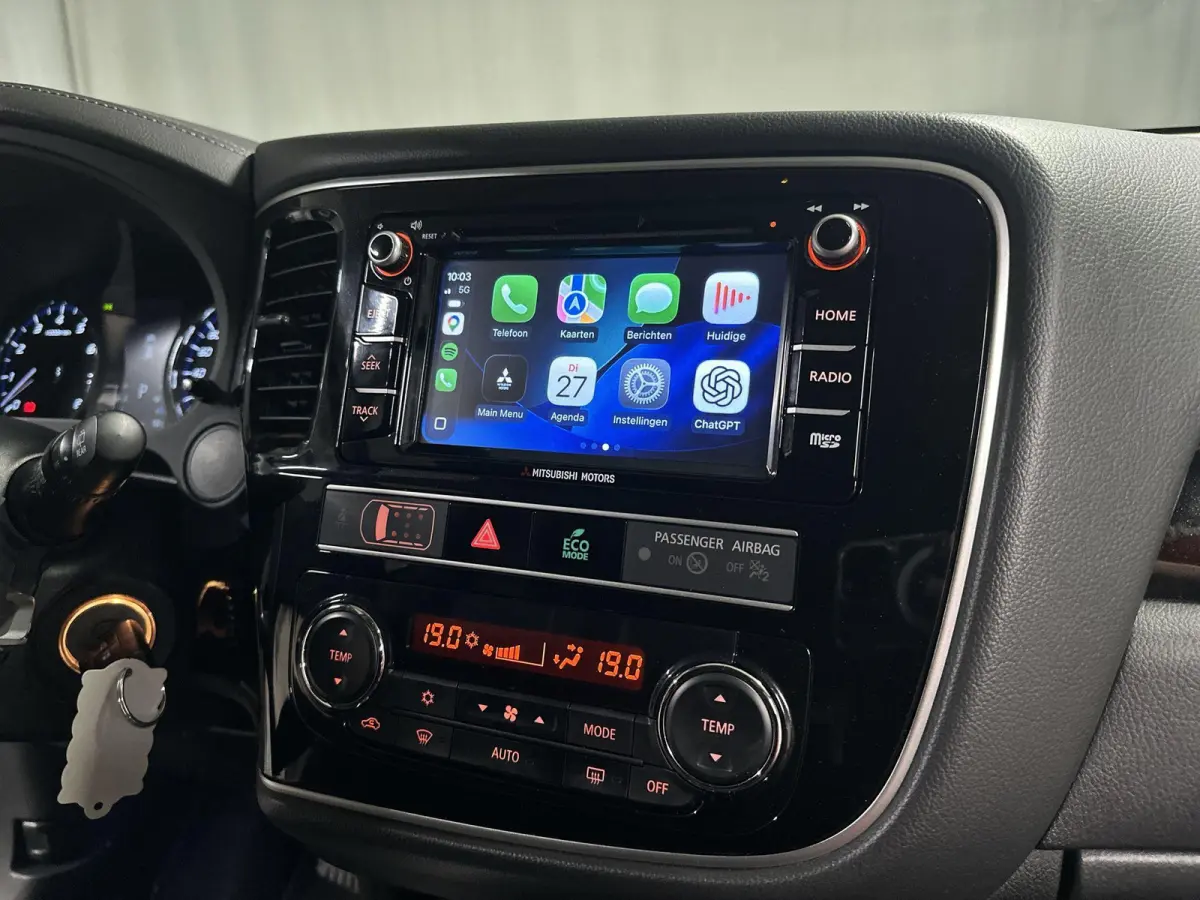 2.0 Connect Pro Automaat | Trekhaak | Navi