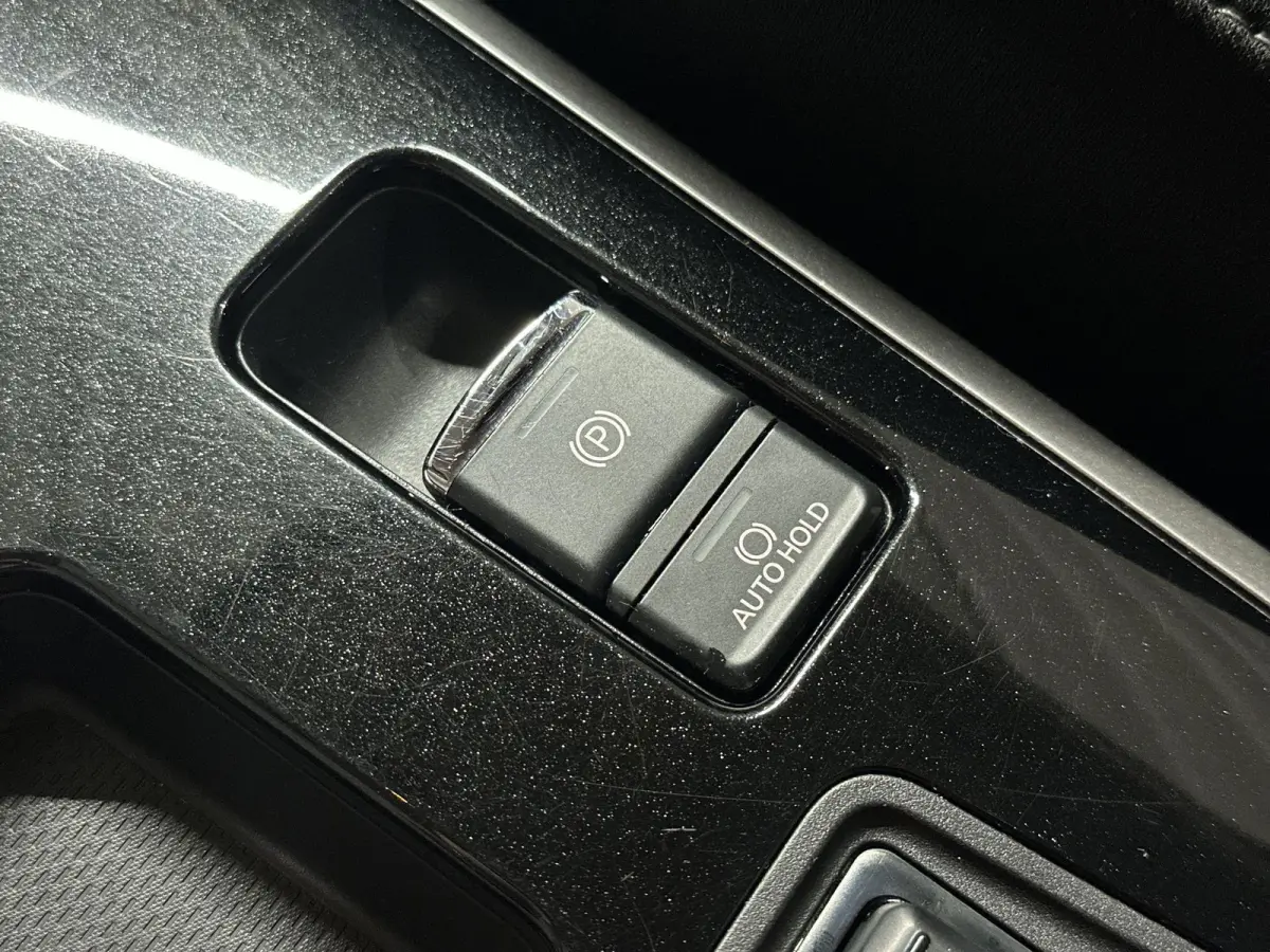 2.0 Connect Pro Automaat | Trekhaak | Navi