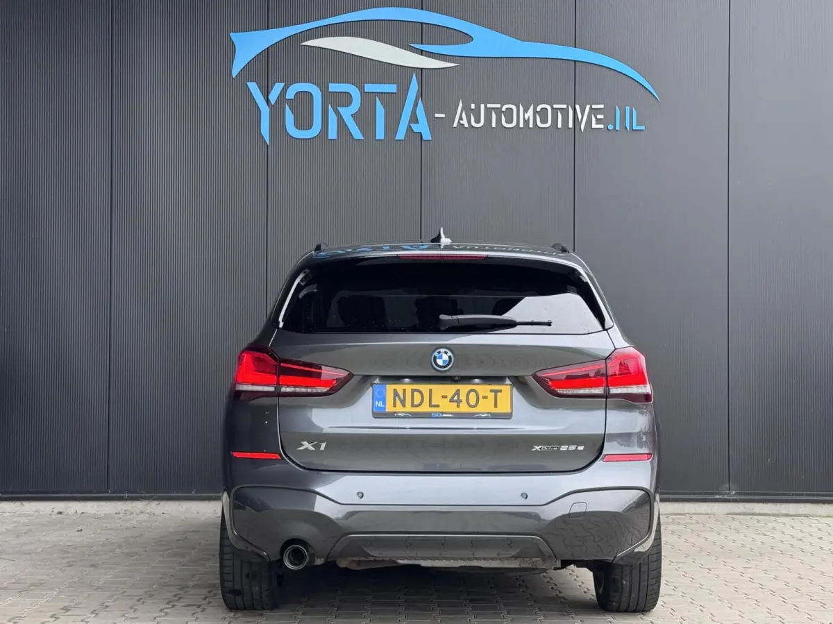 xDrive25e High Exe M Sport PANO|HEAD UP|CAMERA|85% SOH