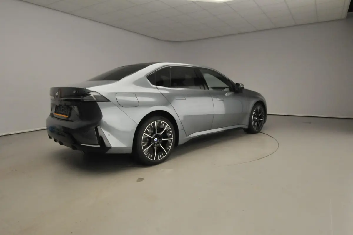 50 xDrive First Edition 113.4 kWh M Sportpakket | Panoramadak | Driving Assistant Plus | Parking Assistant Plus | Innovation Pack