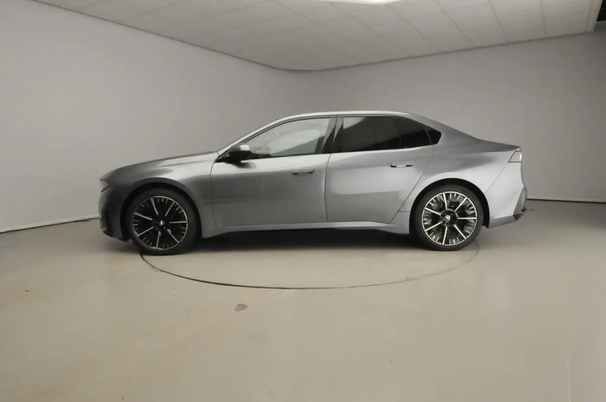 50 xDrive First Edition 113.4 kWh M Sportpakket | Panoramadak | Driving Assistant Plus | Parking Assistant Plus | Innovation Pack
