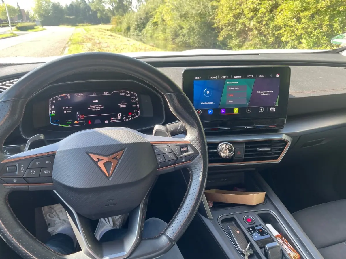 1.4 e-Hybrid Business 18" Lichtmetaal | Leder/Stof | Parkeersensoren Rondom | Digitaal Dashboard | Stoel- en Stuurverwarming | Airco (automatisch) | Apple Carplay/Android Auto|telefoonintegr