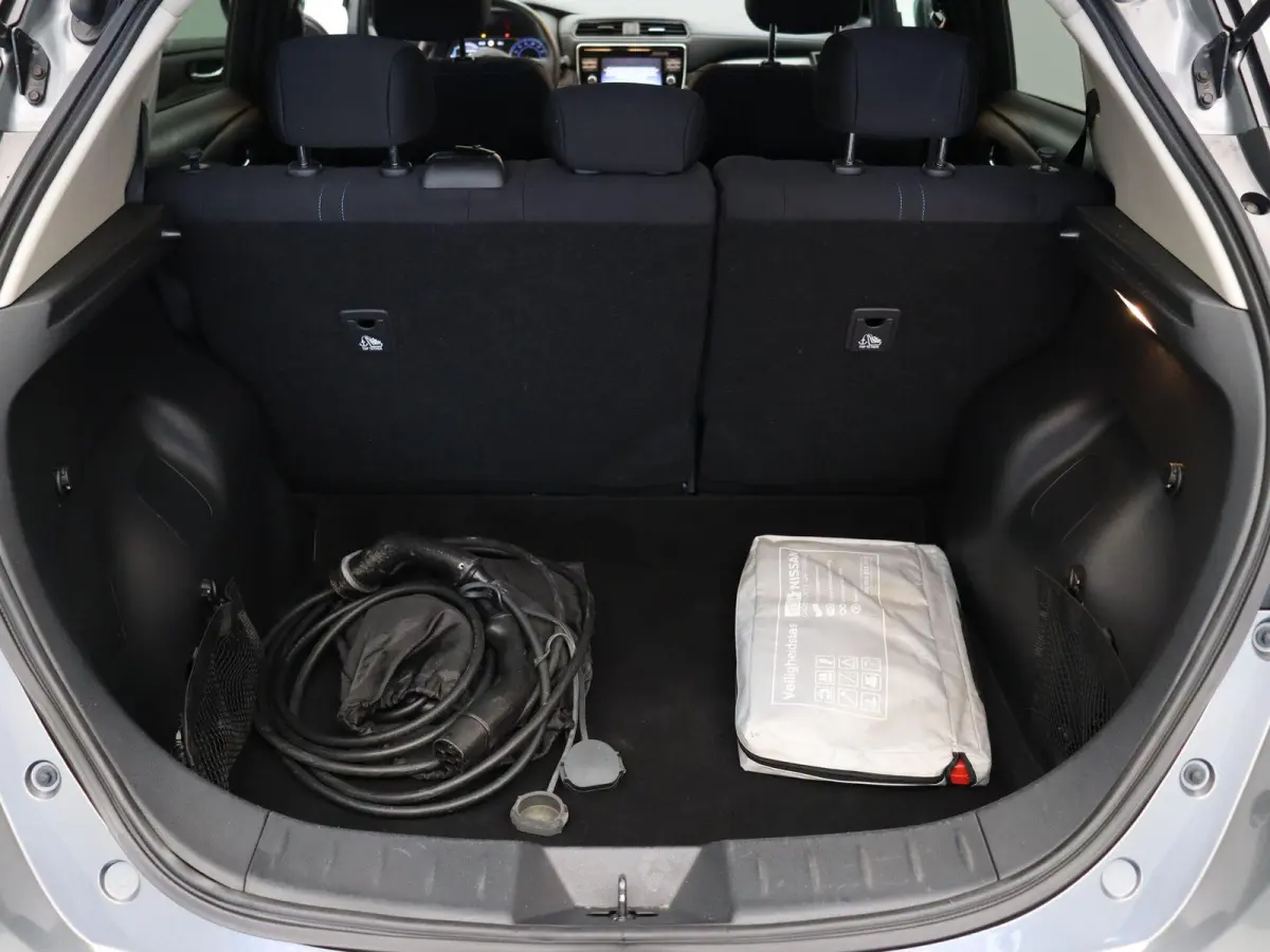 N-Connecta 40 kWh | Stoel en Stuur verwarming | Airco | 1ste Eigenaar |