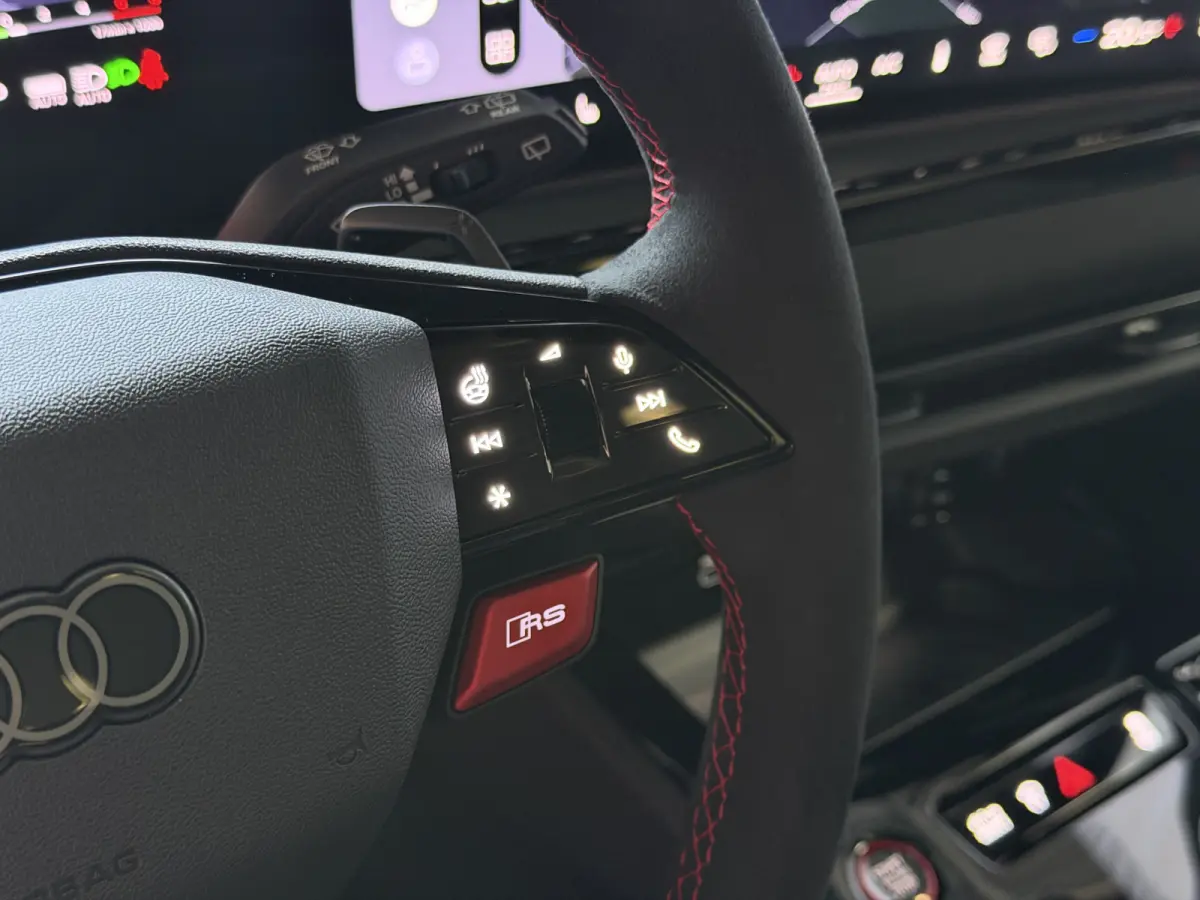 RS5 Keramisch | Audi Sportpakket | Smart.Glass | Tech-Pro | HeadUp | Sportuitlaat | Panorama | B&O 3D | RS Sportstoelen Plus |