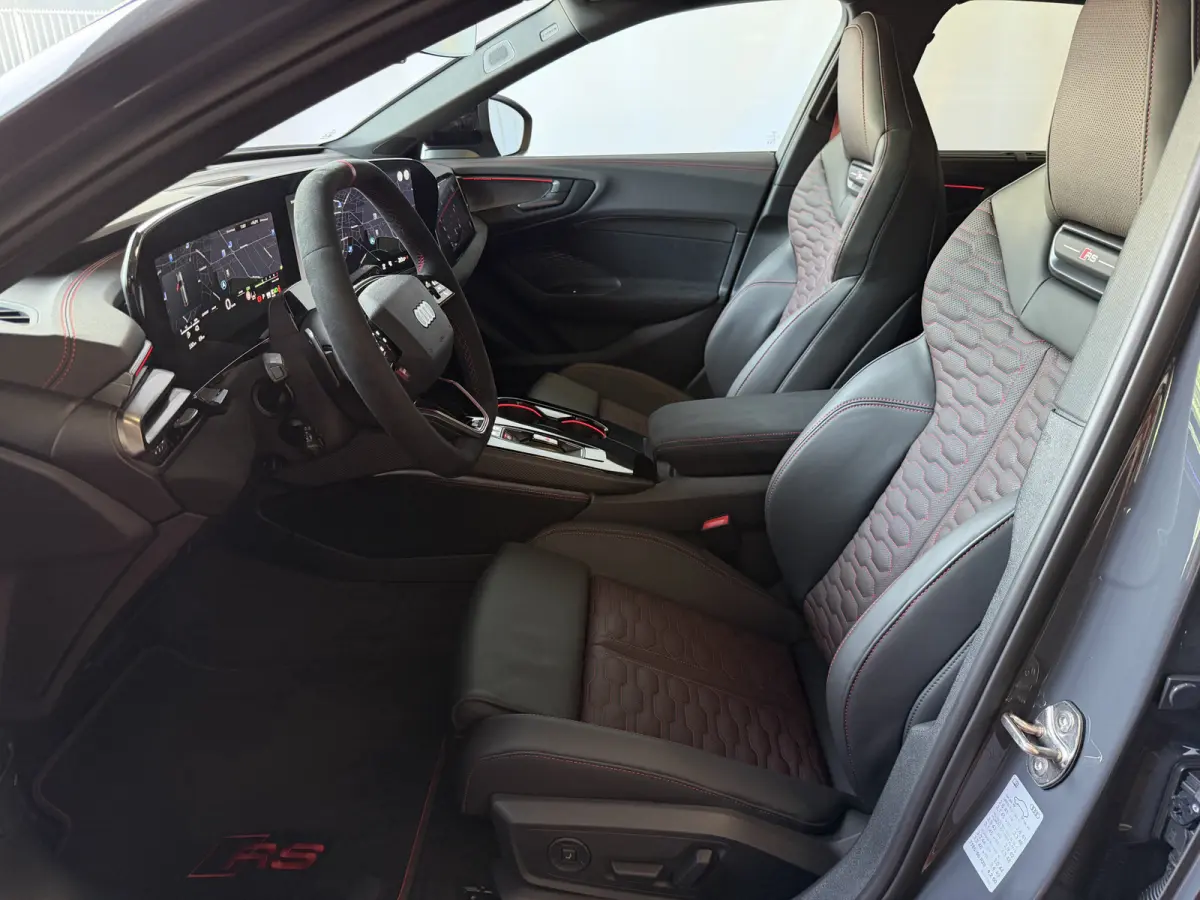 RS5 Keramisch | Audi Sportpakket | Smart.Glass | Tech-Pro | HeadUp | Sportuitlaat | Panorama | B&O 3D | RS Sportstoelen Plus |