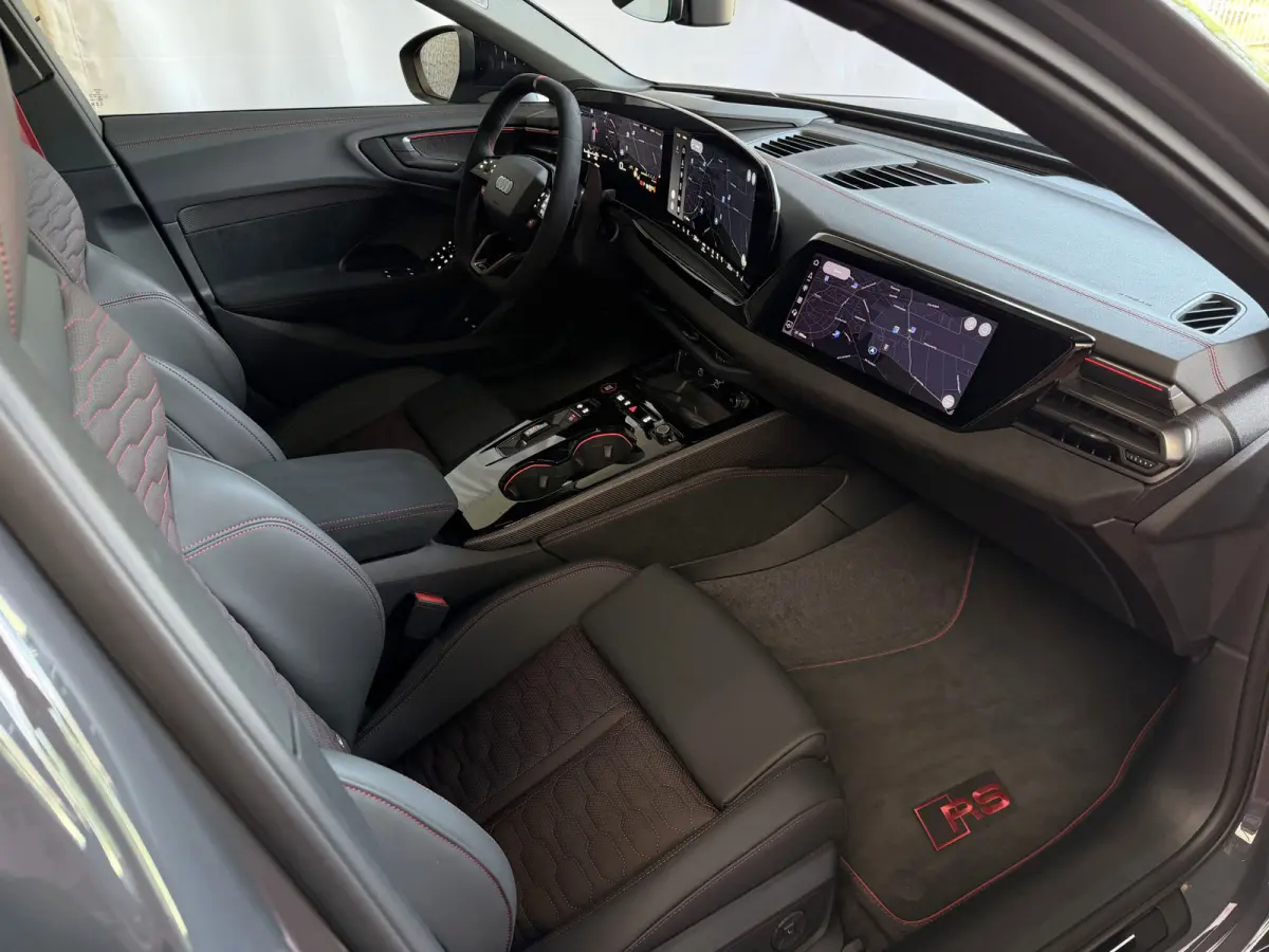 RS5 Keramisch | Audi Sportpakket | Smart.Glass | Tech-Pro | HeadUp | Sportuitlaat | Panorama | B&O 3D | RS Sportstoelen Plus |