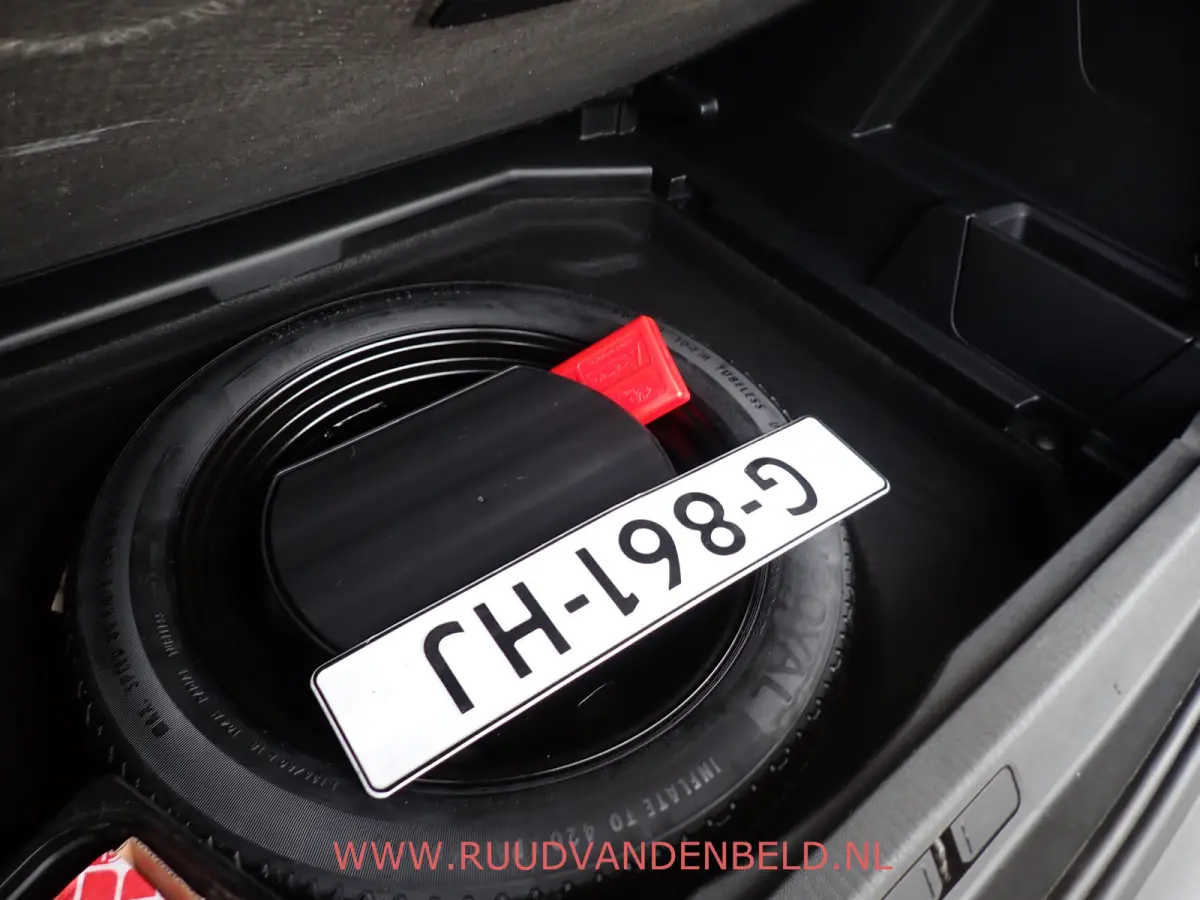 1.2 PureTech !! RIEM VERVANGEN !! TREKHAAK / PDC + CAMERA / CRUISE / CARPLAY
