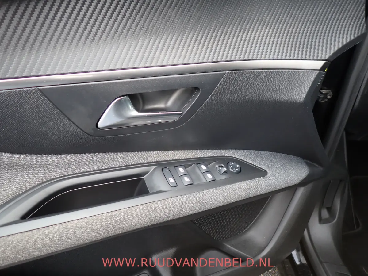 1.2 PureTech !! RIEM VERVANGEN !! TREKHAAK / PDC + CAMERA / CRUISE / CARPLAY