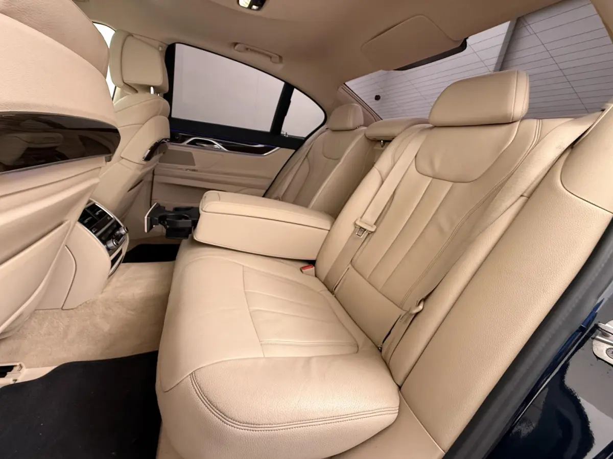 745e High Executive SOH 86% | 6 CIL HYBRID | PANORAMADAK | MASSAGE | ADAP. CRUISE | HEAD-UP | VERW. STUUR |
