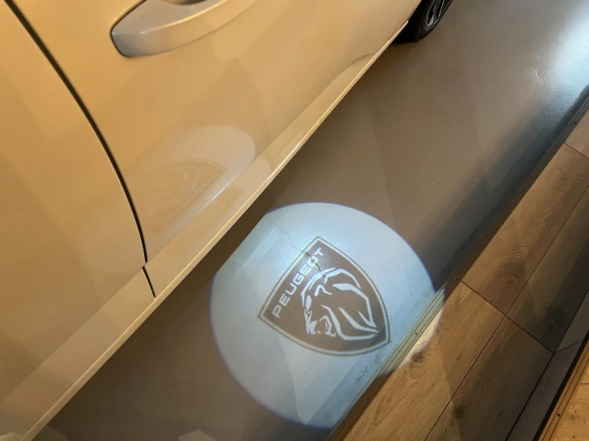 1.2 PureTech Allure Pack Garantie |ACC|Keyless|Virtual|Camera|Ambient|Dodehoek|LED|Carplay|Draadloosladen|Rijklaar