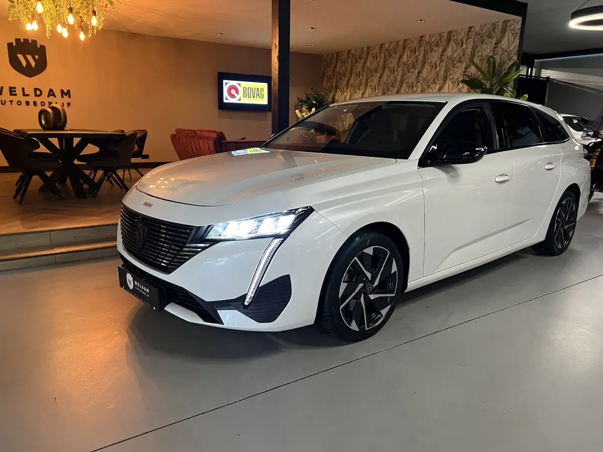 1.2 PureTech Allure Pack Garantie |ACC|Keyless|Virtual|Camera|Ambient|Dodehoek|LED|Carplay|Draadloosladen|Rijklaar