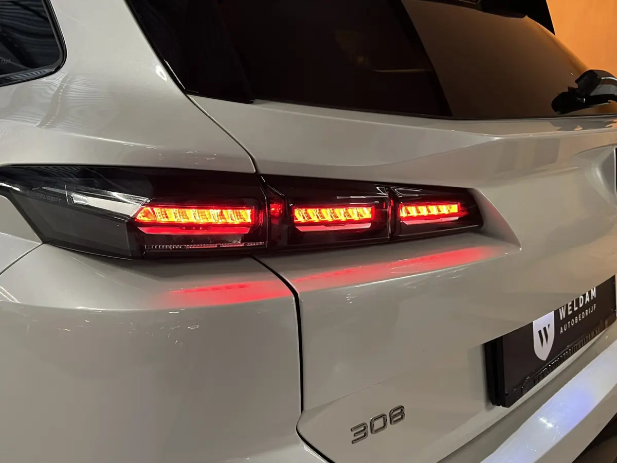 1.2 PureTech Allure Pack Garantie |ACC|Keyless|Virtual|Camera|Ambient|Dodehoek|LED|Carplay|Draadloosladen|Rijklaar