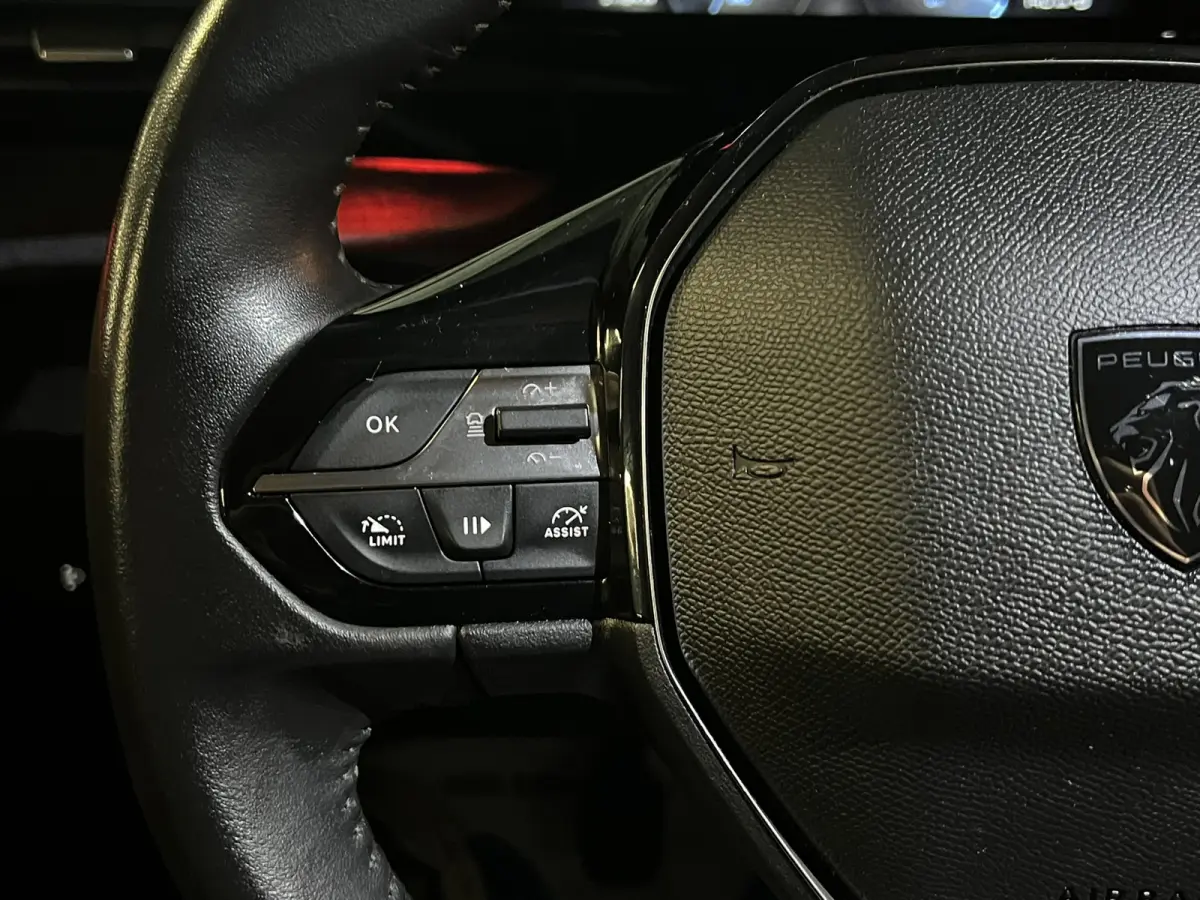 1.2 PureTech Allure Pack Garantie |ACC|Keyless|Virtual|Camera|Ambient|Dodehoek|LED|Carplay|Draadloosladen|Rijklaar