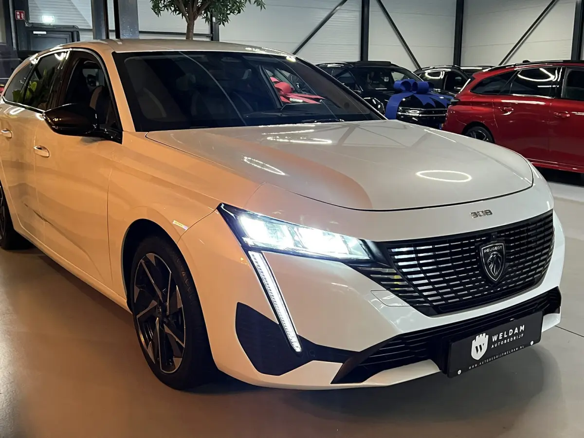 1.2 PureTech Allure Pack Garantie |ACC|Keyless|Virtual|Camera|Ambient|Dodehoek|LED|Carplay|Draadloosladen|Rijklaar