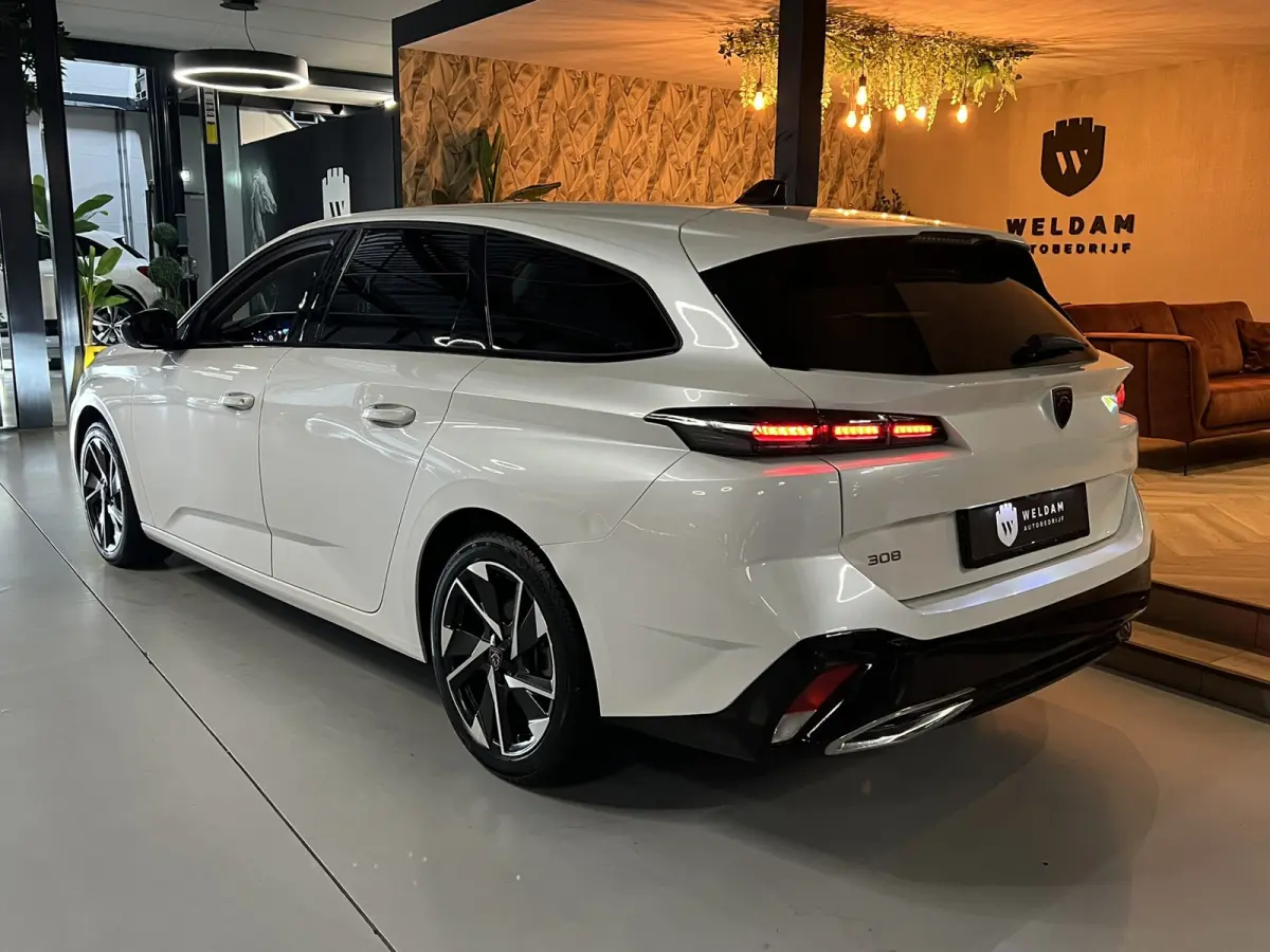 1.2 PureTech Allure Pack Garantie |ACC|Keyless|Virtual|Camera|Ambient|Dodehoek|LED|Carplay|Draadloosladen|Rijklaar