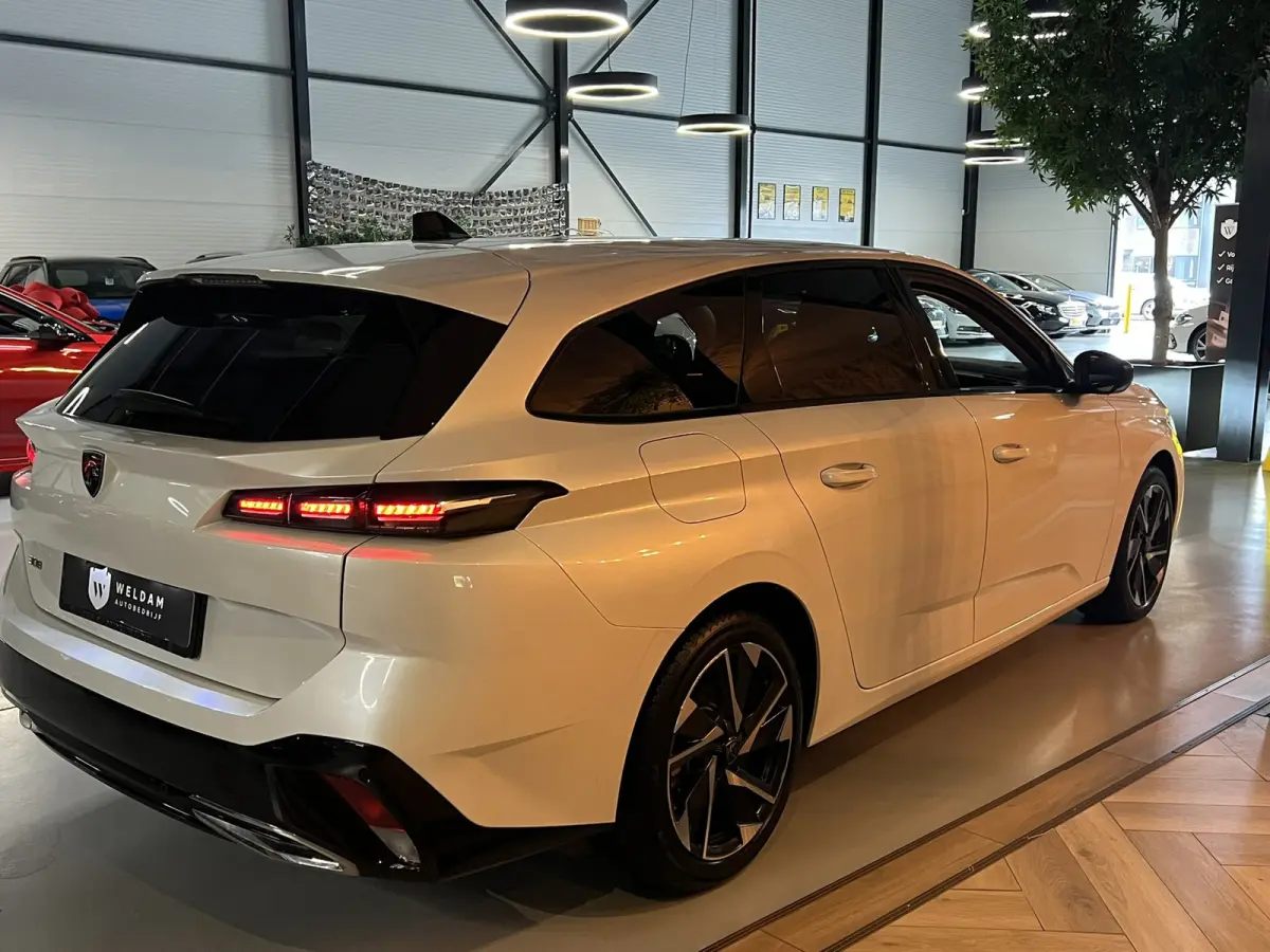 1.2 PureTech Allure Pack Garantie |ACC|Keyless|Virtual|Camera|Ambient|Dodehoek|LED|Carplay|Draadloosladen|Rijklaar