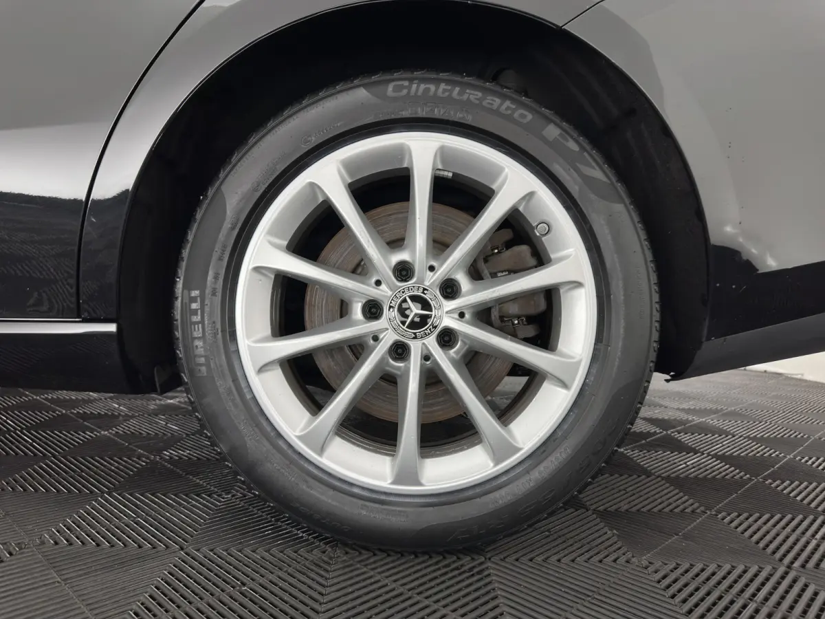 250 e Business Line (Plug-in) (INCL.BTW) Aut. *LEATHER-FABRIC | FULL-LED | HEATED-COMFORTSEATS | DIGI-COCKPIT | DAB+ | NAVI-FULLMAP | CAMERA | SHIFTPADDLES | 17''ALU | TOWBAR*