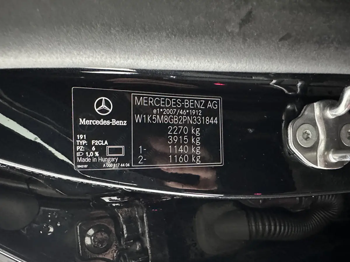 250 e Business Line (Plug-in) (INCL.BTW) Aut. *LEATHER-FABRIC | FULL-LED | HEATED-COMFORTSEATS | DIGI-COCKPIT | DAB+ | NAVI-FULLMAP | CAMERA | SHIFTPADDLES | 17''ALU | TOWBAR*
