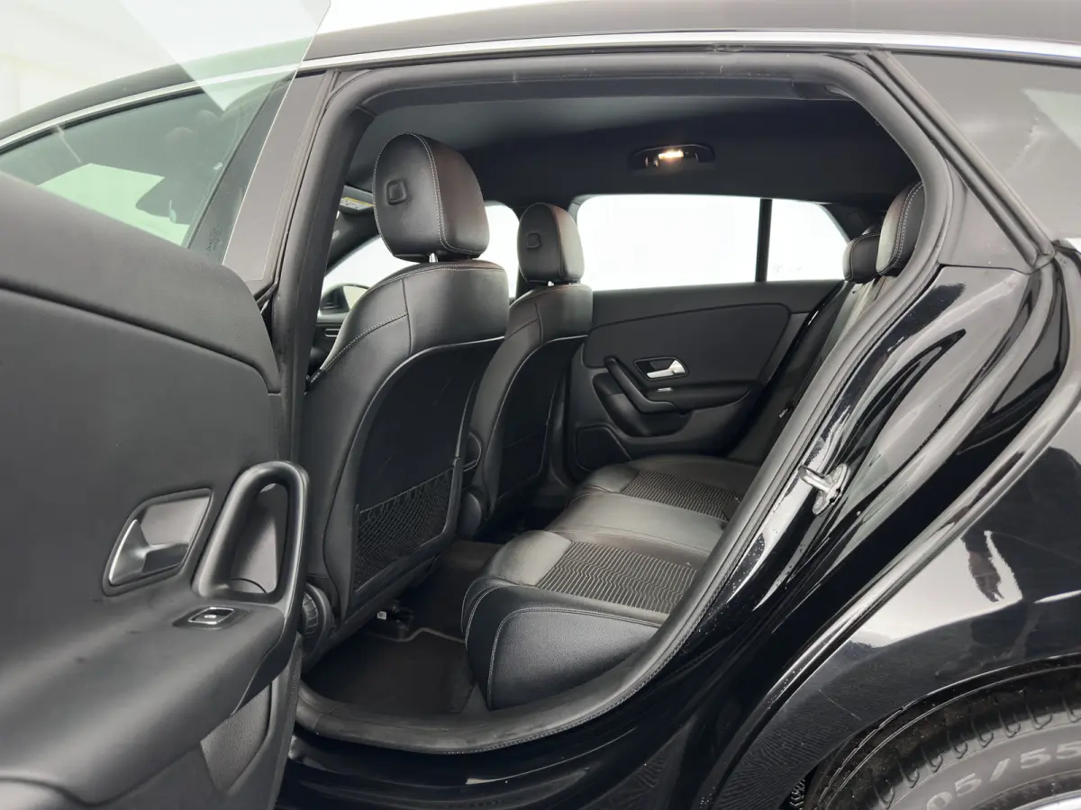 250 e Business Line (Plug-in) (INCL.BTW) Aut. *LEATHER-FABRIC | FULL-LED | HEATED-COMFORTSEATS | DIGI-COCKPIT | DAB+ | NAVI-FULLMAP | CAMERA | SHIFTPADDLES | 17''ALU | TOWBAR*