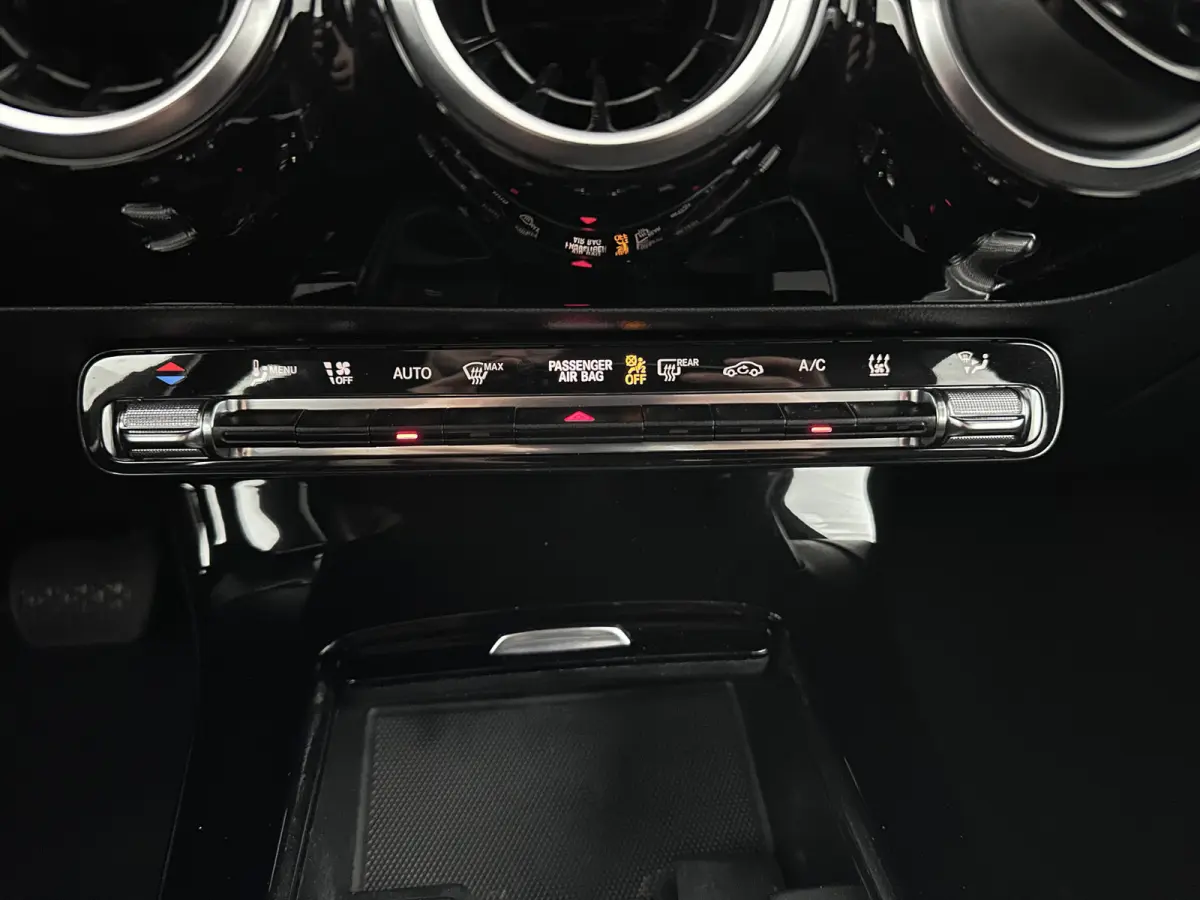250 e Business Line (Plug-in) (INCL.BTW) Aut. *LEATHER-FABRIC | FULL-LED | HEATED-COMFORTSEATS | DIGI-COCKPIT | DAB+ | NAVI-FULLMAP | CAMERA | SHIFTPADDLES | 17''ALU | TOWBAR*