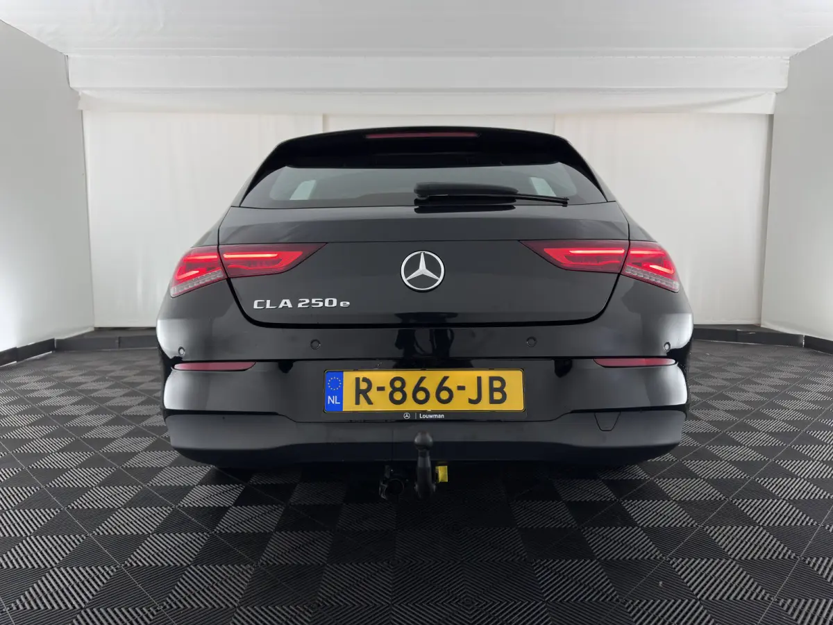 250 e Business Line (Plug-in) (INCL.BTW) Aut. *LEATHER-FABRIC | FULL-LED | HEATED-COMFORTSEATS | DIGI-COCKPIT | DAB+ | NAVI-FULLMAP | CAMERA | SHIFTPADDLES | 17''ALU | TOWBAR*