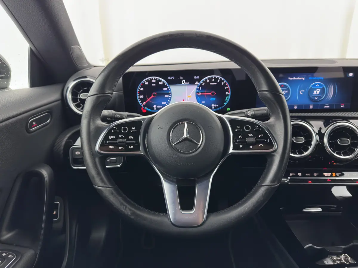 250 e Business Line (Plug-in) (INCL.BTW) Aut. *LEATHER-FABRIC | FULL-LED | HEATED-COMFORTSEATS | DIGI-COCKPIT | DAB+ | NAVI-FULLMAP | CAMERA | SHIFTPADDLES | 17''ALU | TOWBAR*