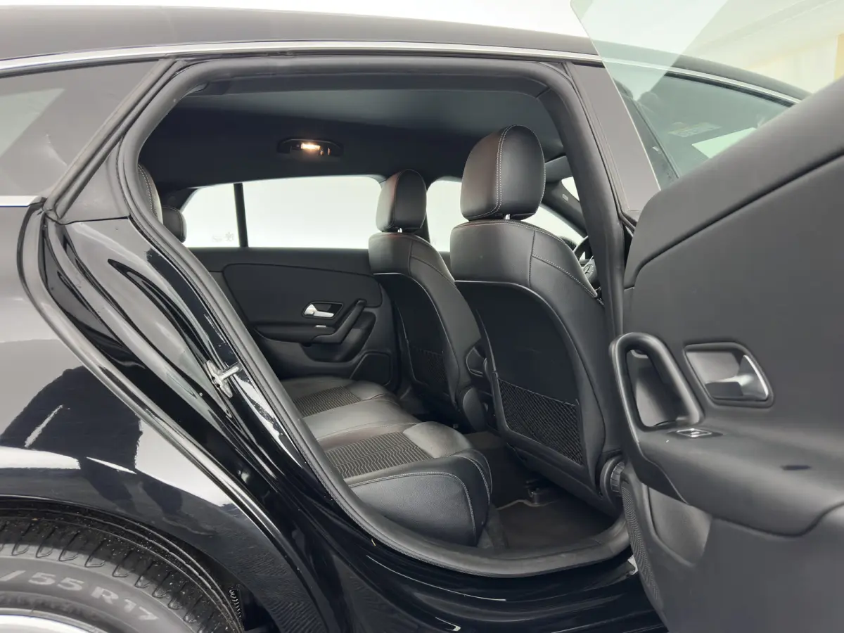 250 e Business Line (Plug-in) (INCL.BTW) Aut. *LEATHER-FABRIC | FULL-LED | HEATED-COMFORTSEATS | DIGI-COCKPIT | DAB+ | NAVI-FULLMAP | CAMERA | SHIFTPADDLES | 17''ALU | TOWBAR*