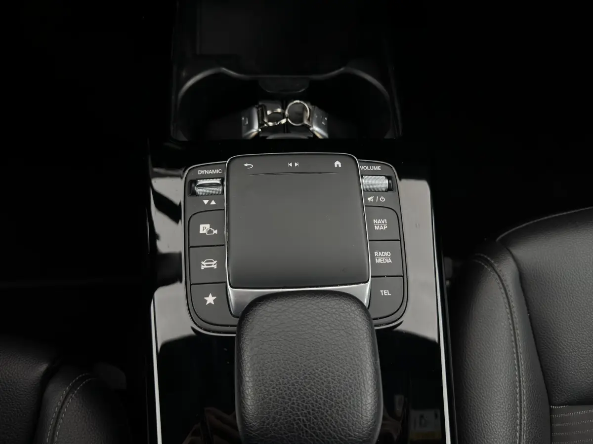 250 e Business Line (Plug-in) (INCL.BTW) Aut. *LEATHER-FABRIC | FULL-LED | HEATED-COMFORTSEATS | DIGI-COCKPIT | DAB+ | NAVI-FULLMAP | CAMERA | SHIFTPADDLES | 17''ALU | TOWBAR*