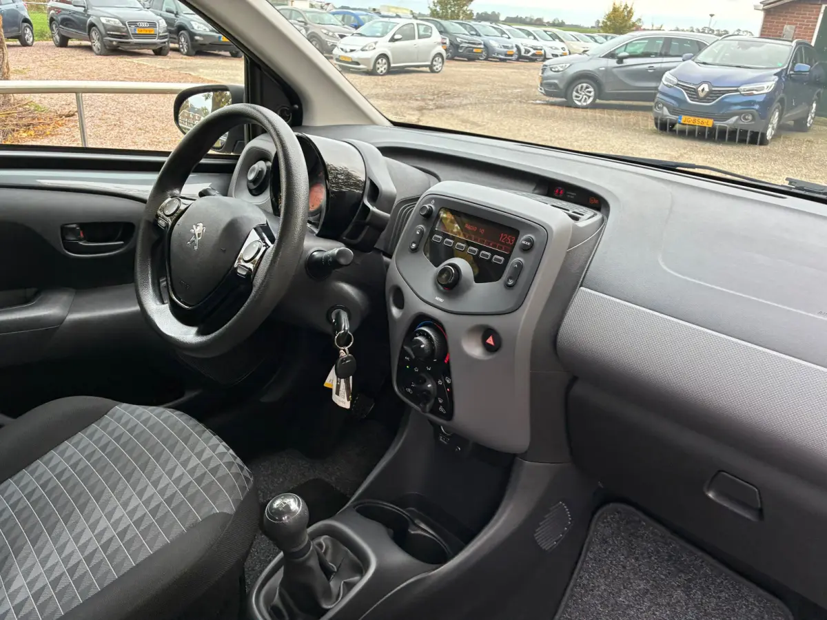 1.0 e-VTi Active |'' 71.000 KM '' + Airco + 5-Drs nu € 7.975,-!!!
