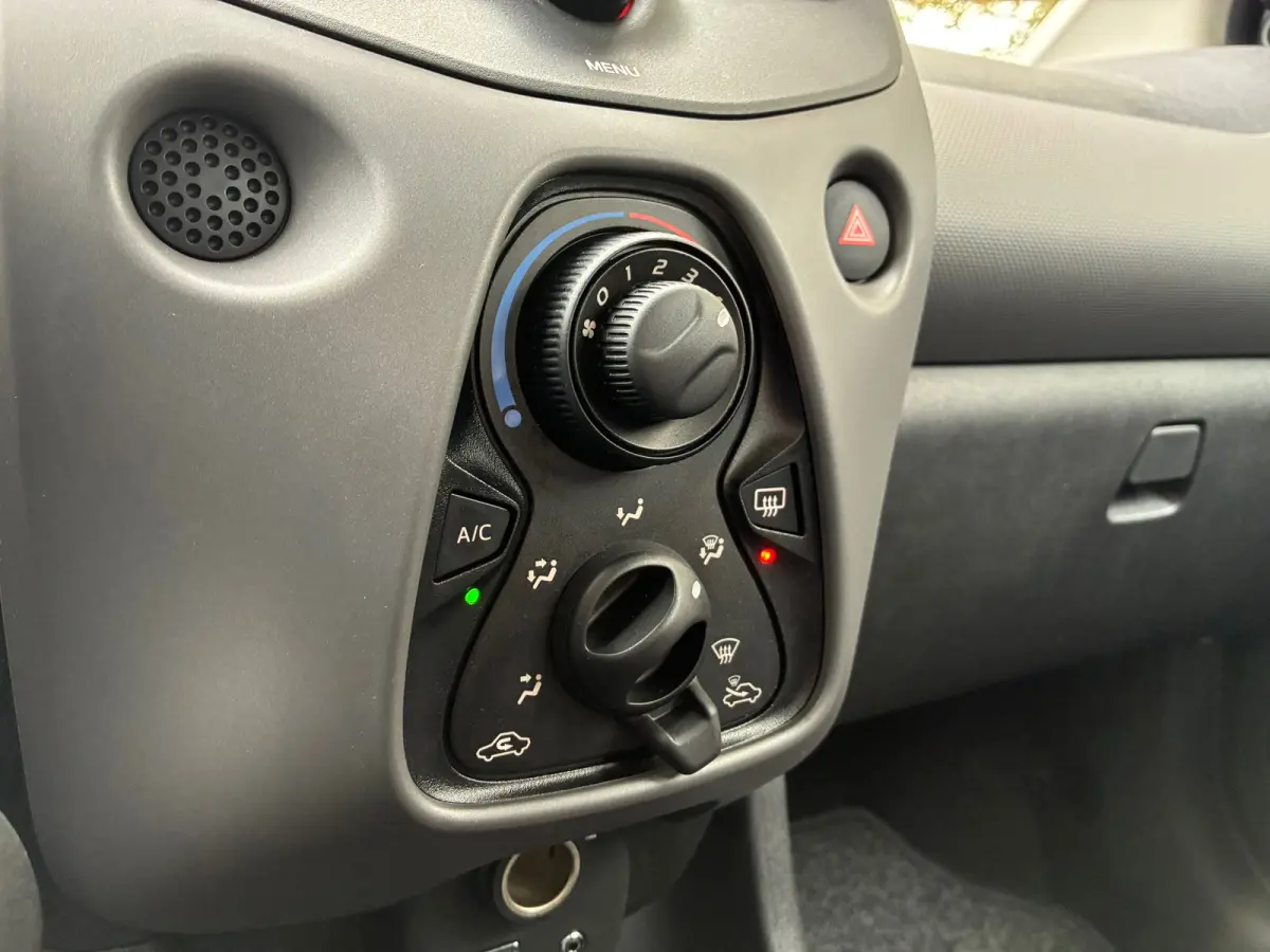 1.0 e-VTi Active |'' 71.000 KM '' + Airco + 5-Drs nu € 7.975,-!!!