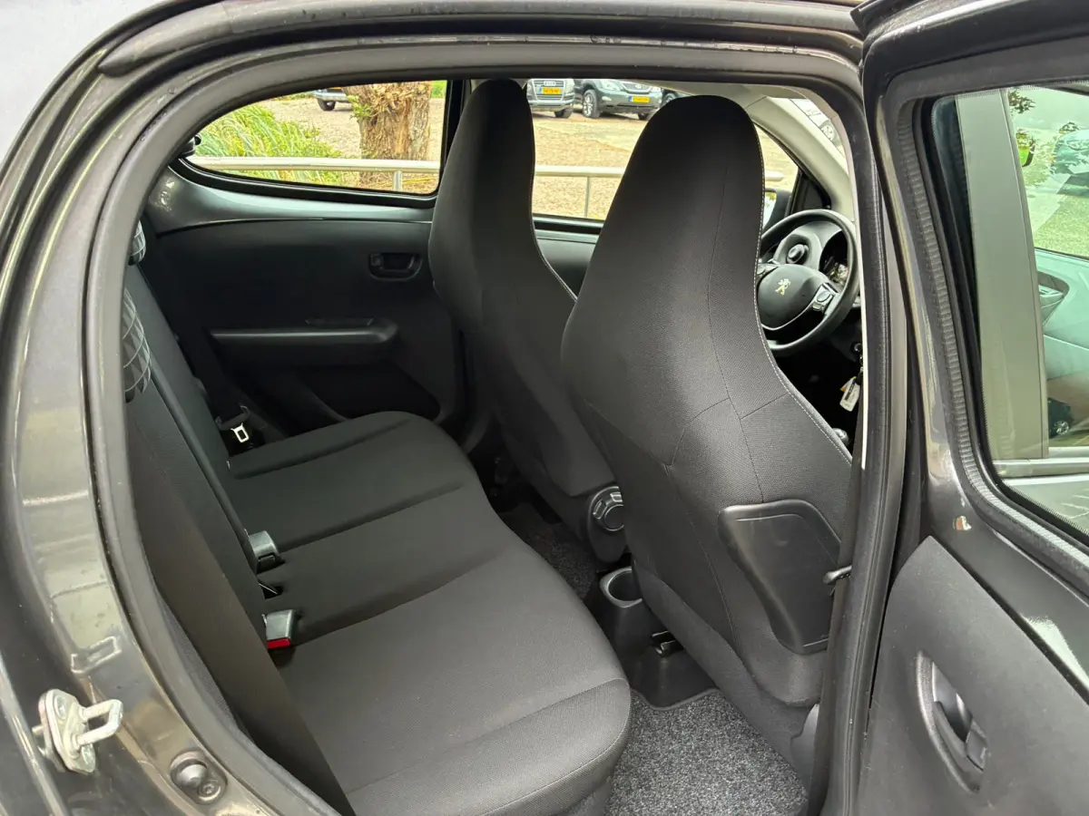 1.0 e-VTi Active |'' 71.000 KM '' + Airco + 5-Drs nu € 7.975,-!!!