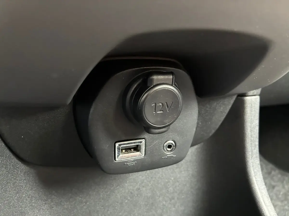 1.0 e-VTi Active |'' 71.000 KM '' + Airco + 5-Drs nu € 7.975,-!!!