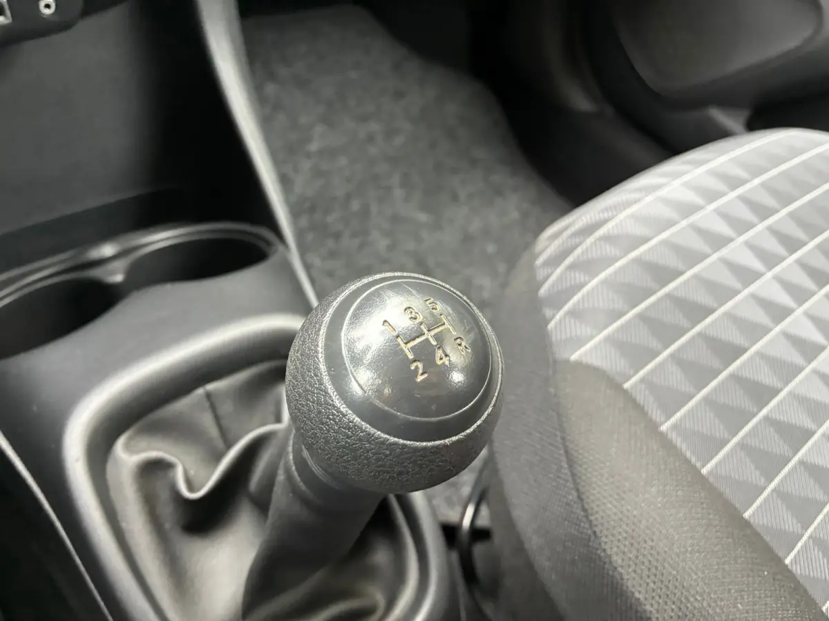 1.0 e-VTi Active |'' 71.000 KM '' + Airco + 5-Drs nu € 7.975,-!!!