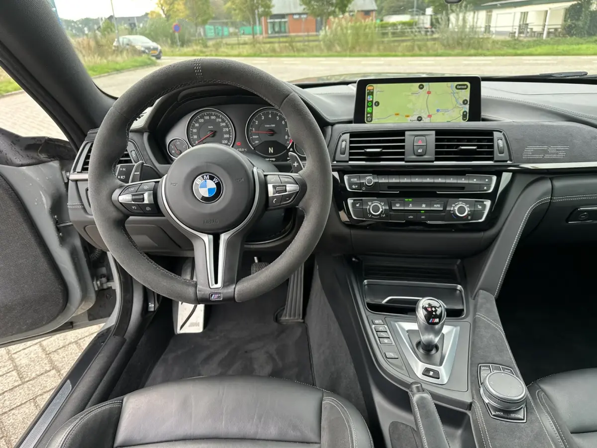 M4 CS Aut. *CERAMIC-BRAKES | HEAD-UP | FULL-LED | CARBON-PACK | LEATHER-MICROFIBRE | HEATED-SPORTSEATS | HIFI-SOUND | CAMERA | NAVI-FULLMAP | 19&20''ALU | ECC | PDC*