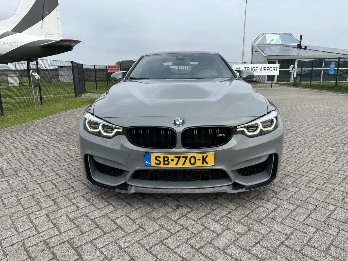 M4 CS Aut. *CERAMIC-BRAKES | HEAD-UP | FULL-LED | CARBON-PACK | LEATHER-MICROFIBRE | HEATED-SPORTSEATS | HIFI-SOUND | CAMERA | NAVI-FULLMAP | 19&20''ALU | ECC | PDC*