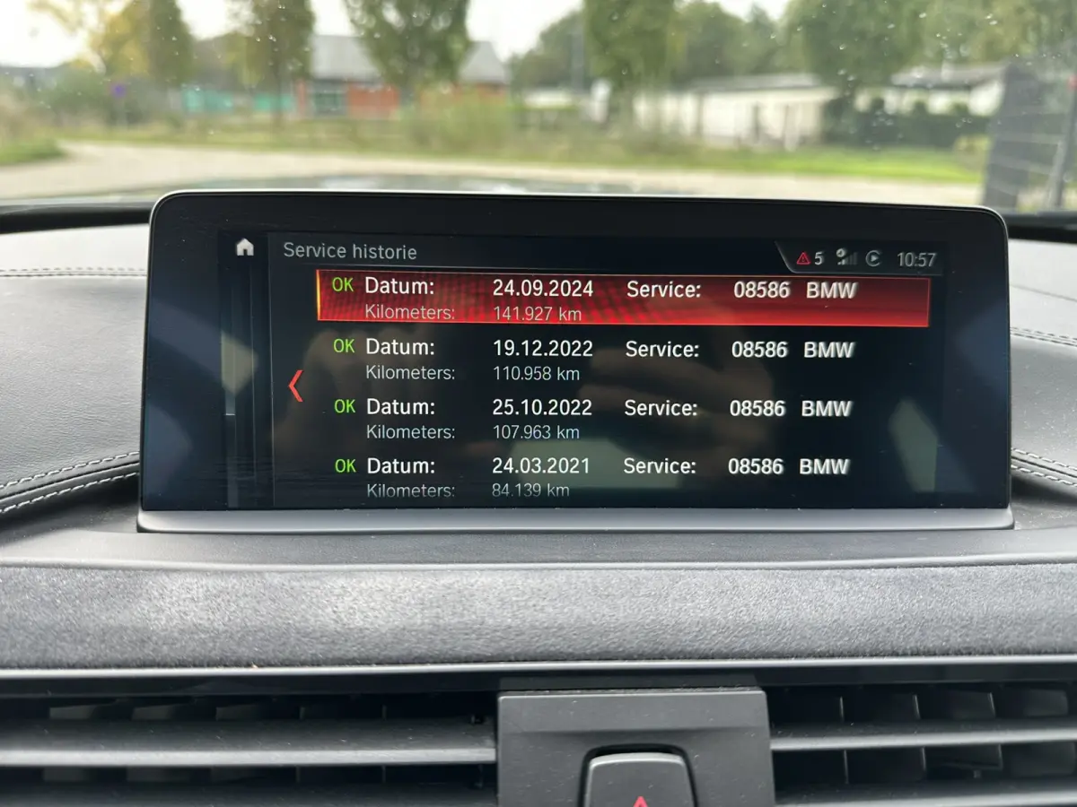 M4 CS Aut. *CERAMIC-BRAKES | HEAD-UP | FULL-LED | CARBON-PACK | LEATHER-MICROFIBRE | HEATED-SPORTSEATS | HIFI-SOUND | CAMERA | NAVI-FULLMAP | 19&20''ALU | ECC | PDC*