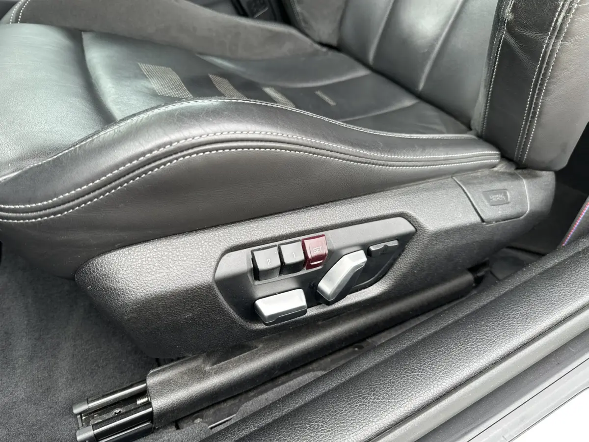 M4 CS Aut. *CERAMIC-BRAKES | HEAD-UP | FULL-LED | CARBON-PACK | LEATHER-MICROFIBRE | HEATED-SPORTSEATS | HIFI-SOUND | CAMERA | NAVI-FULLMAP | 19&20''ALU | ECC | PDC*