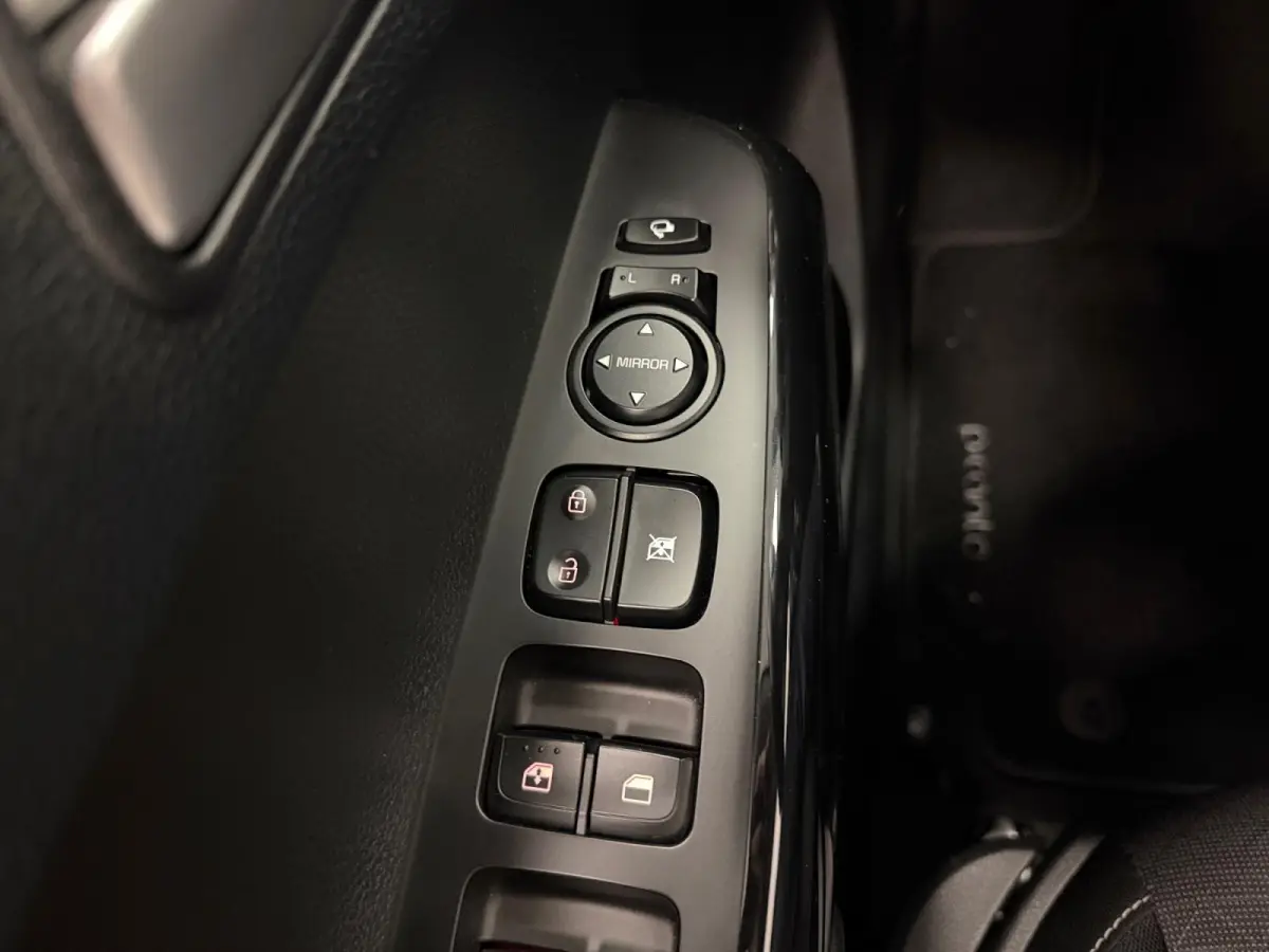 1.0 DPi DynamicPlusLine | Automaat | Navigatie | Apple Carplay/Android Auto | Camera | Cruise Control | Lichtmetalen Velgen |
