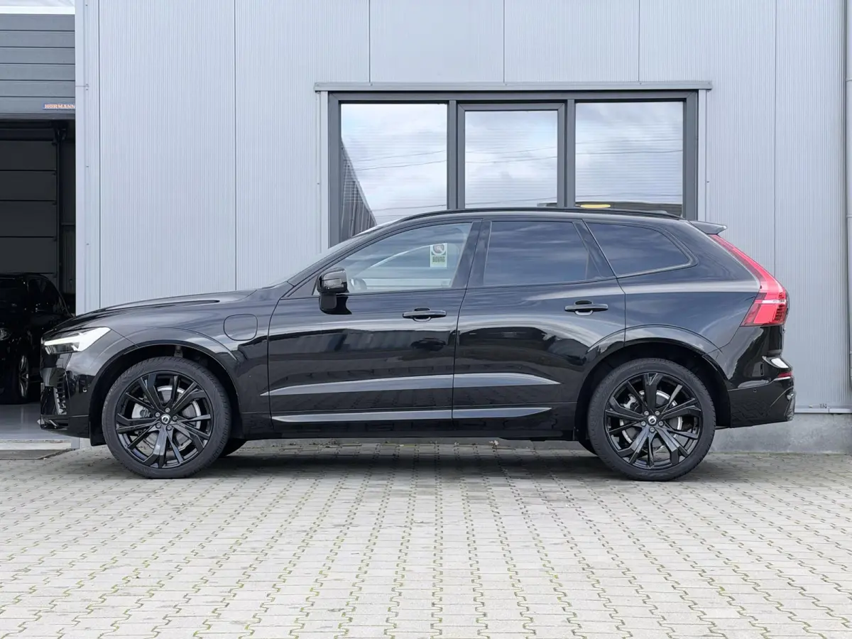 2.0 T6 Plug-in hybrid AWD Ultra Black Edition 349 PK | Long Range | B&W audio | Head up | Lederen Dashboard
