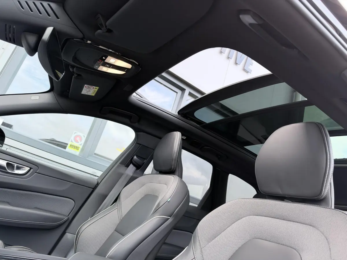2.0 T6 Plug-in hybrid AWD Ultra Black Edition 349 PK | Long Range | B&W audio | Head up | Lederen Dashboard