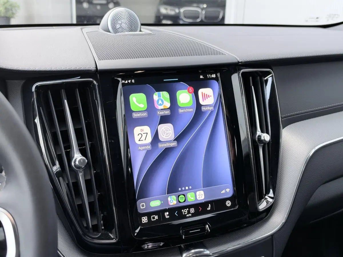 2.0 T6 Plug-in hybrid AWD Ultra Black Edition 349 PK | Long Range | B&W audio | Head up | Lederen Dashboard