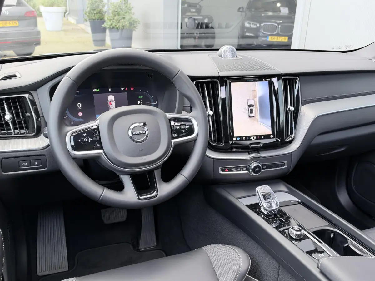 2.0 T6 Plug-in hybrid AWD Ultra Black Edition 349 PK | Long Range | B&W audio | Head up | Lederen Dashboard