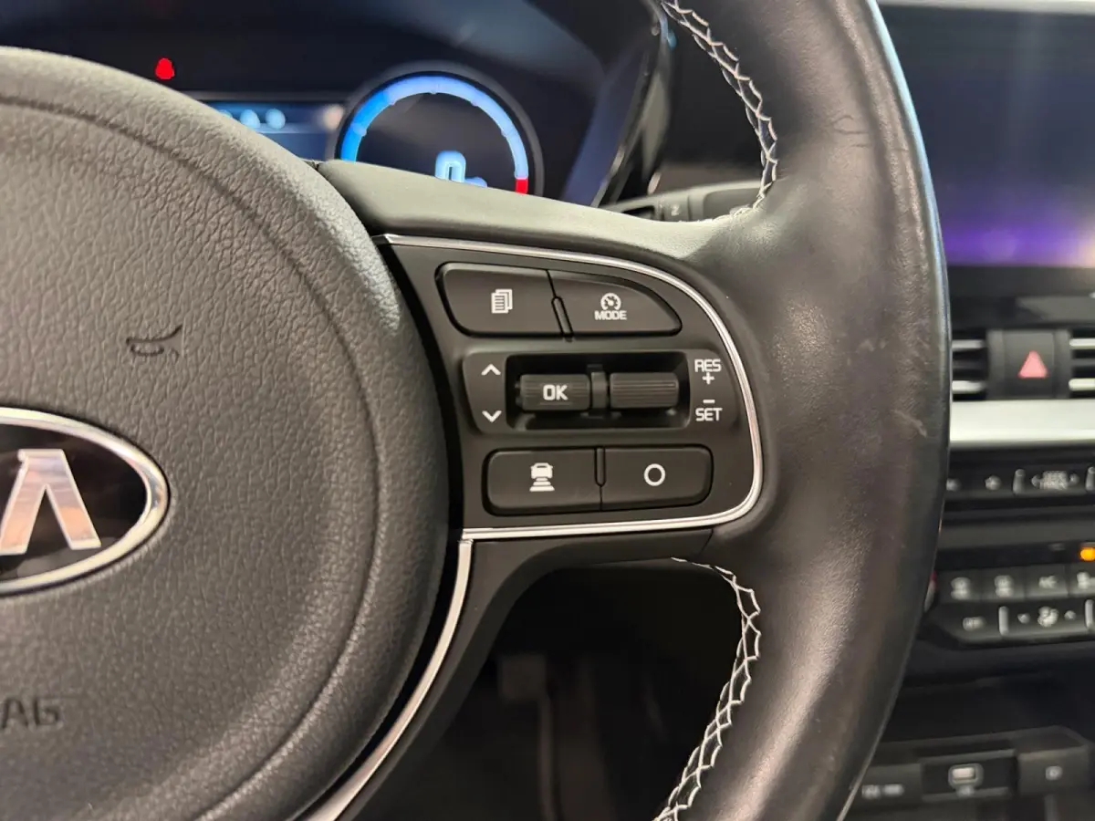 DynamicPlusLine 64 kWh | 97,6% SOH | Navigatie | Camera | Apple Carplay/Android Auto | Adaptieve Cruise Control | Stoel/Stuurverwarming | Lichtmetalen Velgen |