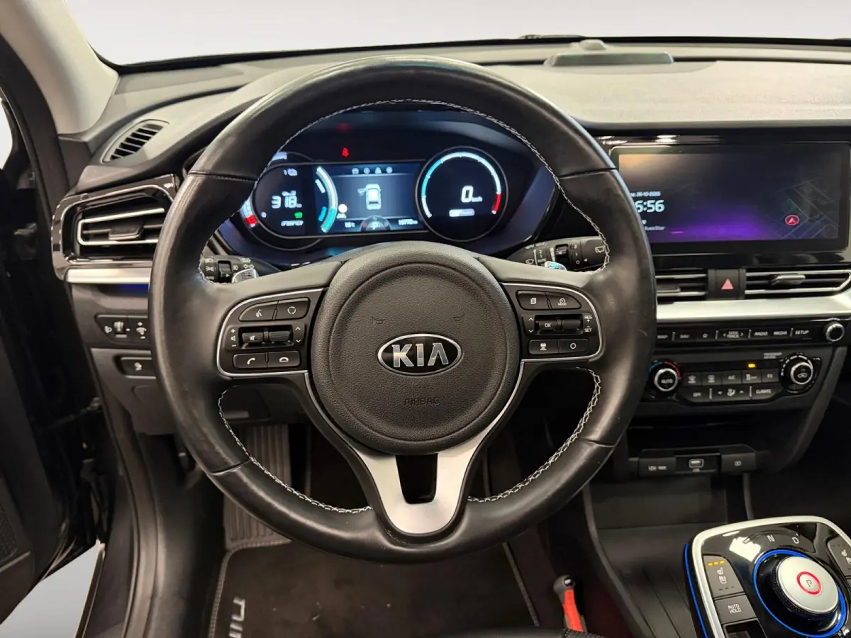 DynamicPlusLine 64 kWh | 97,6% SOH | Navigatie | Camera | Apple Carplay/Android Auto | Adaptieve Cruise Control | Stoel/Stuurverwarming | Lichtmetalen Velgen |