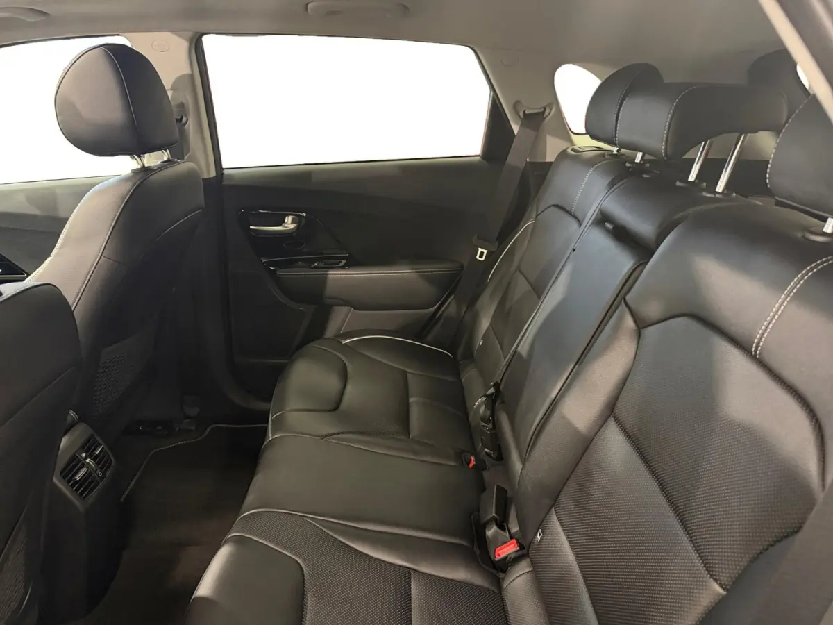 DynamicPlusLine 64 kWh | 97,6% SOH | Navigatie | Camera | Apple Carplay/Android Auto | Adaptieve Cruise Control | Stoel/Stuurverwarming | Lichtmetalen Velgen |
