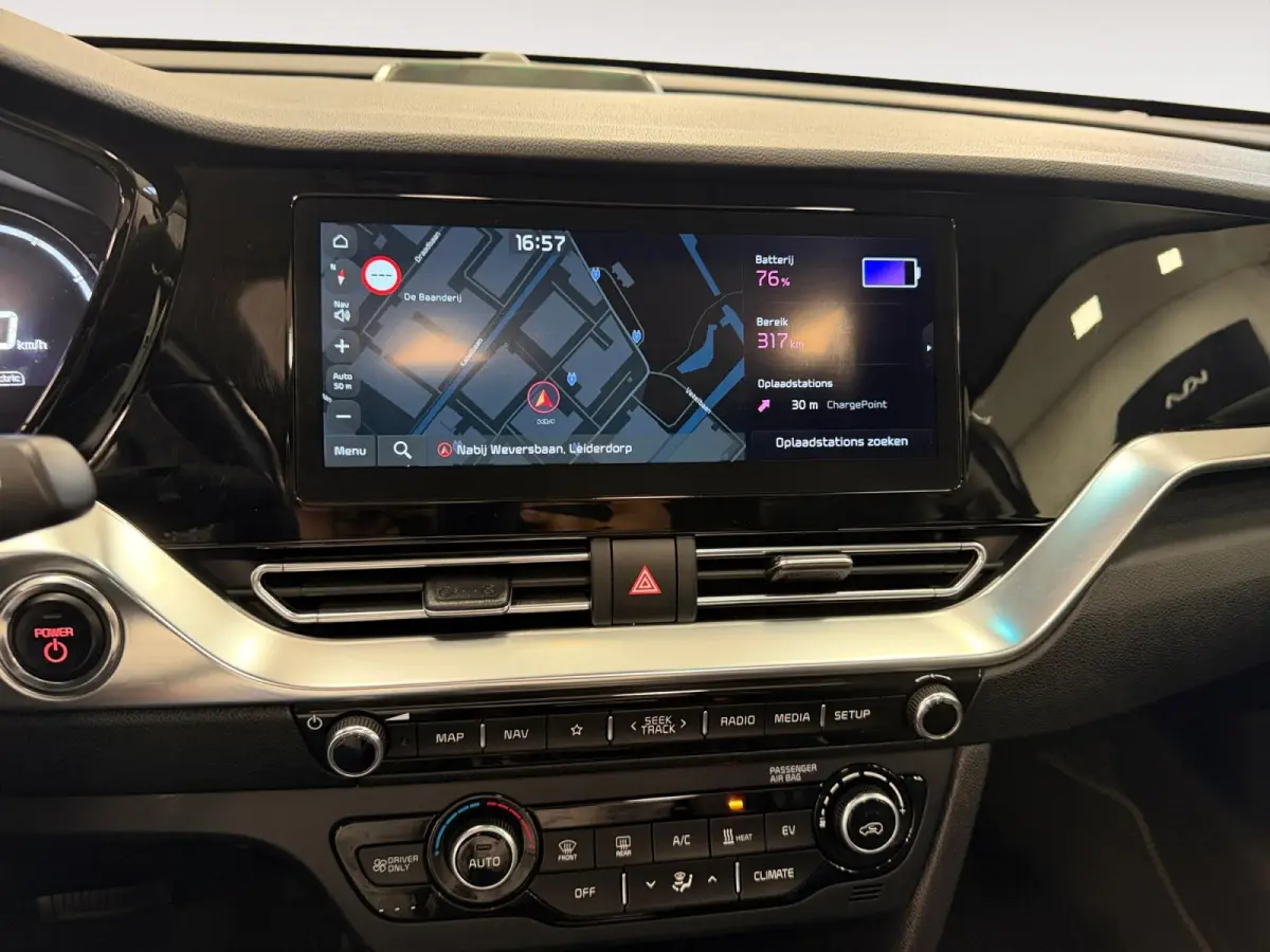 DynamicPlusLine 64 kWh | 97,6% SOH | Navigatie | Camera | Apple Carplay/Android Auto | Adaptieve Cruise Control | Stoel/Stuurverwarming | Lichtmetalen Velgen |