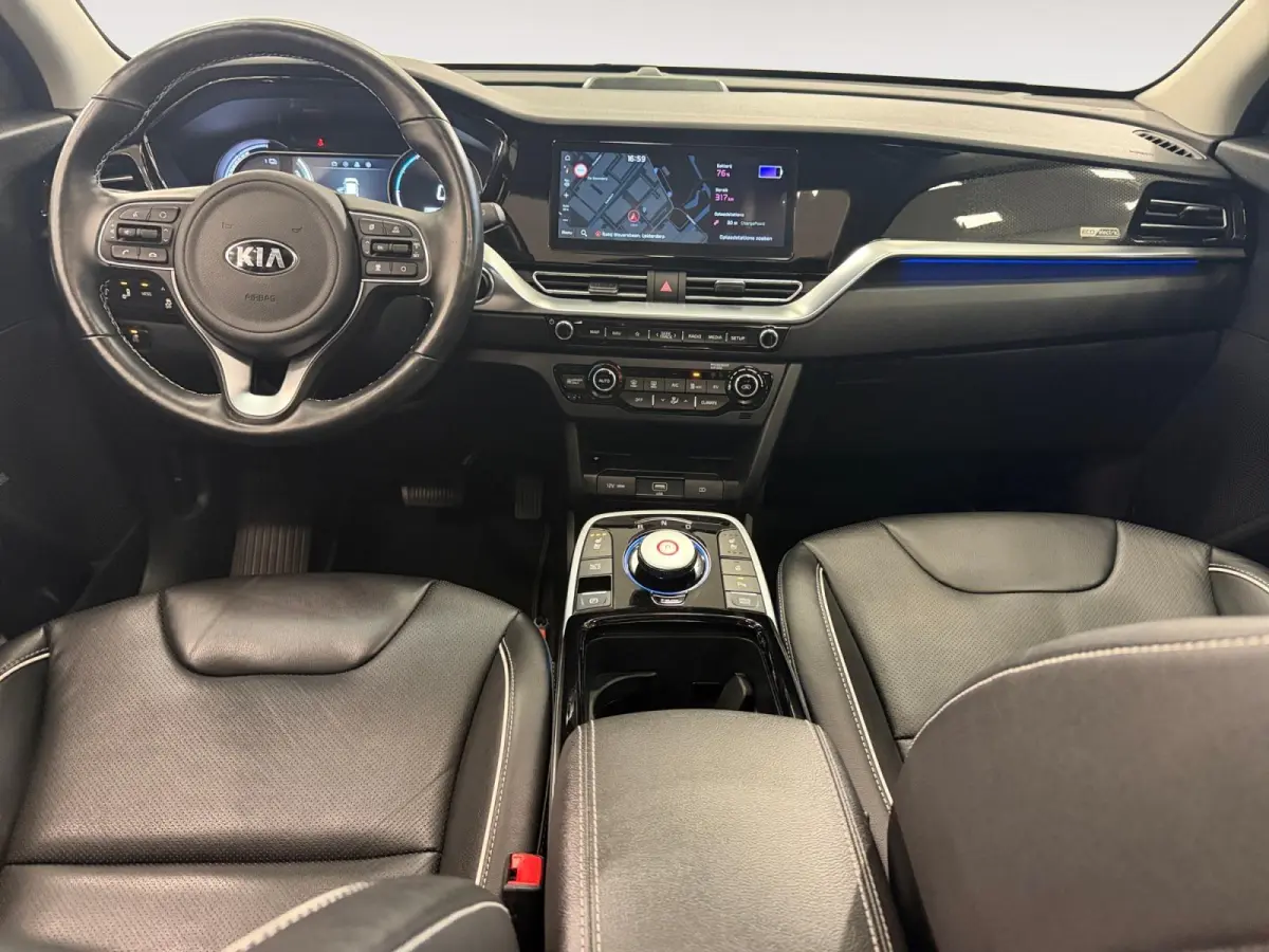 DynamicPlusLine 64 kWh | 97,6% SOH | Navigatie | Camera | Apple Carplay/Android Auto | Adaptieve Cruise Control | Stoel/Stuurverwarming | Lichtmetalen Velgen |