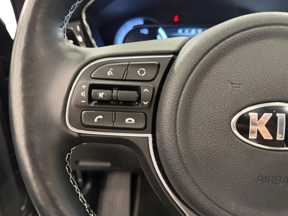 DynamicPlusLine 64 kWh | 97,6% SOH | Navigatie | Camera | Apple Carplay/Android Auto | Adaptieve Cruise Control | Stoel/Stuurverwarming | Lichtmetalen Velgen |